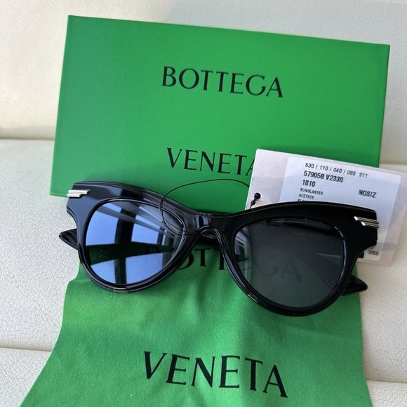 NEW BOTTEGA Veneta Cat-Eye Sunglasses Black Gold-tone Detail Transparent main image 3